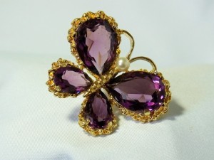 Panetta vintage butterfly vlinder brooch broche Amethyst Amethist coloured facetted glas stones gold tone goudkleurig Designer Costume jewelry American 4.JPG