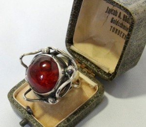 ORNO Polen Poland Warsaw Warschau vintage modernist top desinger big grote ring silver zilveren met barnsteen amber 5.JPG