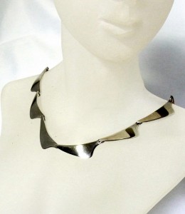 Aarre _en_ Krogh A_en_K Denmark Denemarken 925 sterling silver zilveren boomerang necklace collier ketting Modernist desinger vinatage Scandinavian Minimalist Scandinavische 1.JPG