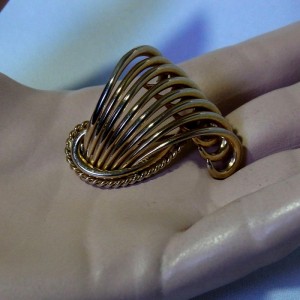 Grosse 1958 for Dior Henkel Grosse gold plated brooch broche vintage designer germany Duitsland Pforzheim 8.JPG