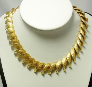 kramer vintage costume modernist brushed goltone necklace a.JPG