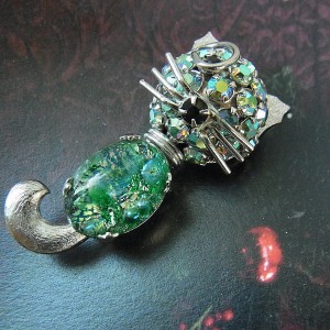 Warner American amerikaanse vintage rhinestone cat brooch kat broche 1960s 60er jaren 3.JPG