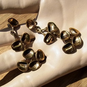 Hannu Ikonen Finland bronze bronzen oorstekers oorbellen dangle earrings push in reindeer moss rendier mos vintage modernist scandinavian 1.JPG