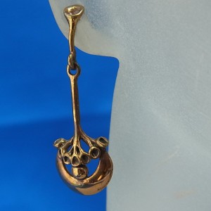 Hannu Ikonen Finland bronze bronzen oorstekers oorbellen dangle earrings push in 3 reindeer moss rendier mos vintage modernist scandinavian 2.JPG