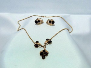 VIntage van Dell demi parure necklace earrings gold filled original box costume k.JPG