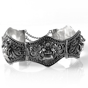 Antique Straits Chinese sterling 925 silver bracelet with striking dragon headszilveren armband goden hoofden vintage antiek 1.jpg
