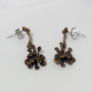 Hannu Ikonen finland earrings oorbellen silver zilver vintage modernist bronze brons bekertjes reindeer mos 4.JPG