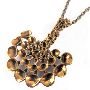 Hannu Ikonen Finland vintage modernist large grote necklace pendant colliet ketting hanger brons bronzen bronze Reindeer moss Rendiermos bekertjesmos Scandinavian designer 2.jpg