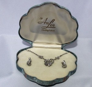 Sterling silver zilver Vintage designer Am Lee necklace set schroefoorbellen collier ketting screw back earrings costume original box originele doos a.JPG