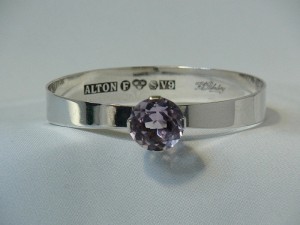 Alton Sweden Zweden Swedish Zweeds silver zilveren bracelet armband light lilac facet cut stone licht lila gekleurde steen vintage modernist 70er seventies K.E. Palmberg diesigner e.JPG