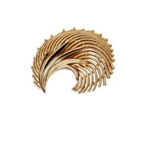 Trifari Amerikaans American vintage designer feather veer brooch broche goldtone goudkleurig 1970s 70er jaren high end 3a.jpg